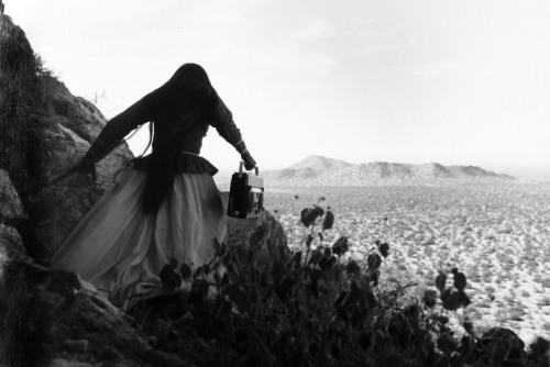 Llevando la Cultura: Graciela Iturbide, Mujer Ángel (Angel Woman)